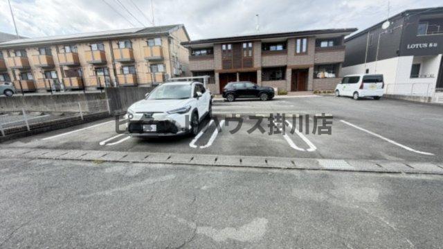 掛川市長谷アパート 駐車場