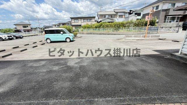 掛川市青葉台マンション 駐車場
