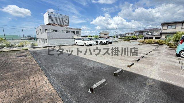 掛川市青葉台マンション 駐車場
