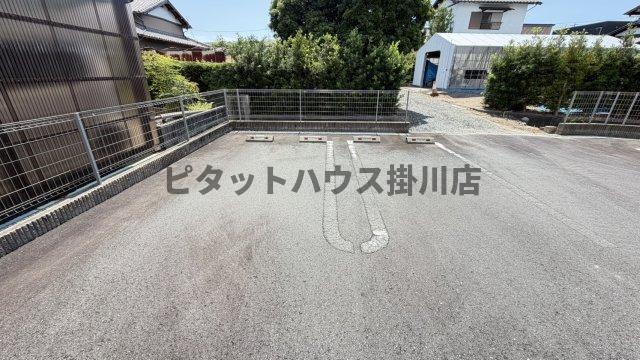 袋井市方丈アパート 駐車場
