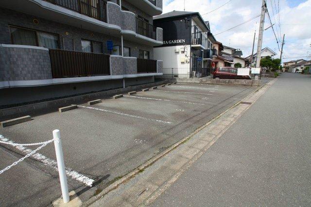 袋井市方丈アパート 駐車場