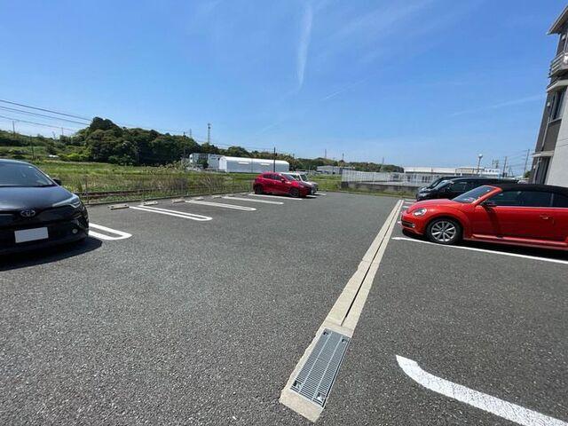 掛川市富部アパート 駐車場