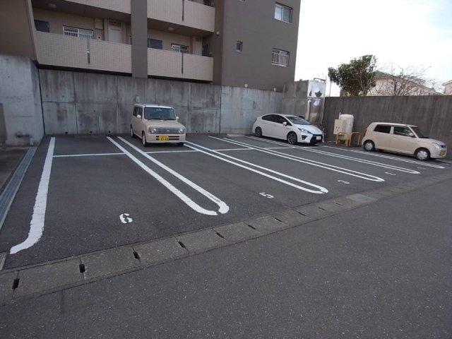 掛川市長谷マンション 駐車場