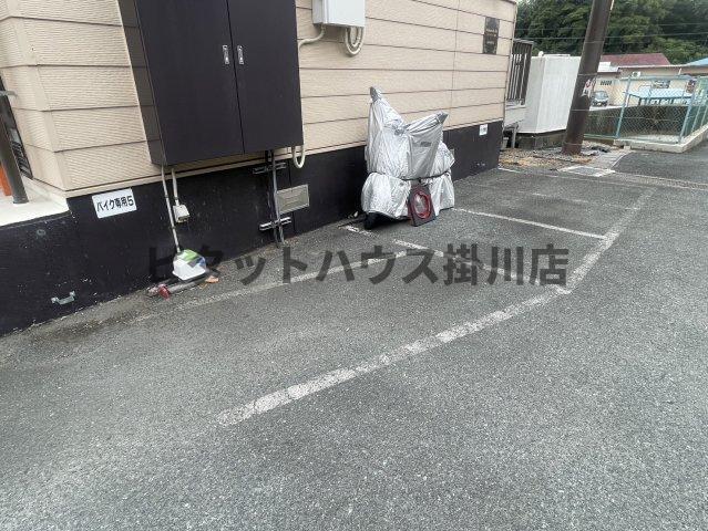 袋井市諸井アパート 駐車場