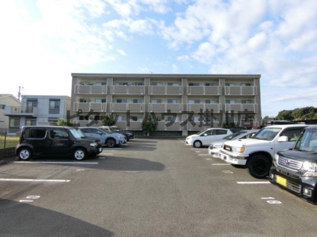 菊川市下平川マンション 駐車場