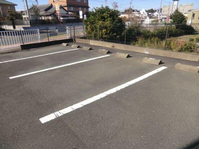 磐田市見付アパート 駐車場