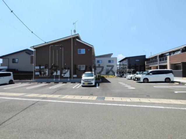 焼津市石津アパート 駐車場