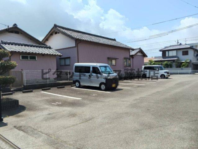 焼津市東小川アパート 駐車場