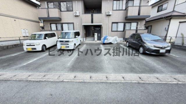 磐田市西貝塚アパート 駐車場