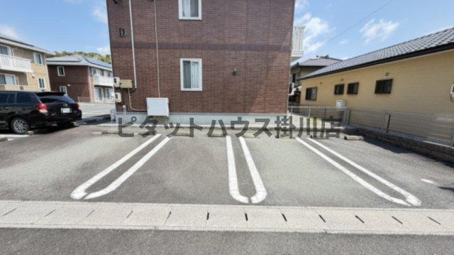 磐田市新貝アパート 駐車場