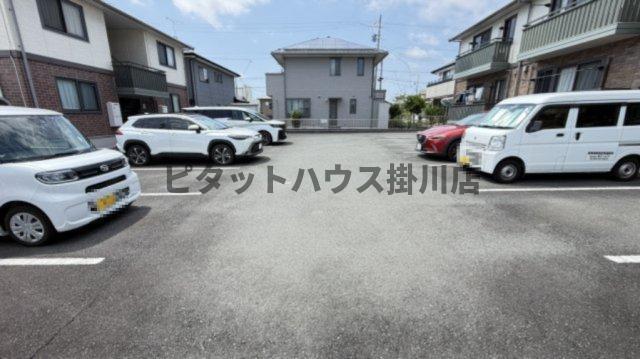 磐田市明ケ島原アパート 駐車場