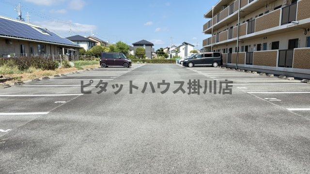 袋井市堀越アパート 駐車場