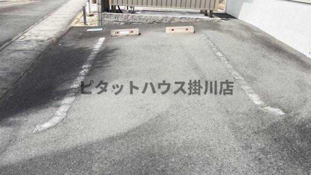 磐田市富士見台アパート 駐車場