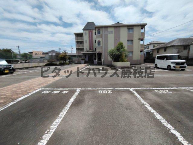 藤枝市瀬戸新屋マンション 駐車場