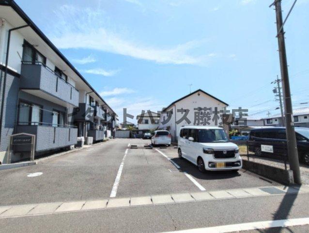 藤枝市高柳アパート 駐車場