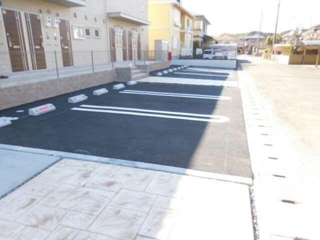 藤枝市南駿河台アパート 駐車場