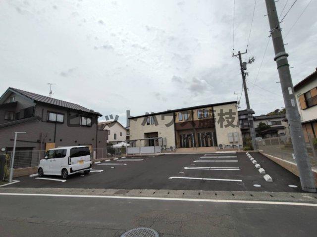 藤枝市音羽町アパート 駐車場