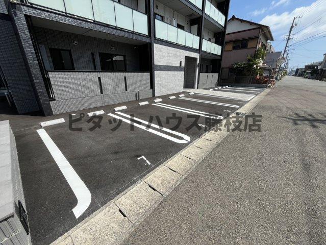 エール（405） 駐車場