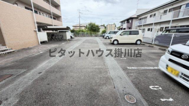 掛川市南アパート 駐車場