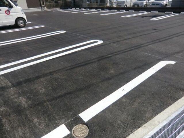 菊川市本所アパート 駐車場