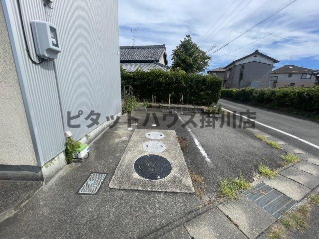 袋井市長溝一戸建 駐車場
