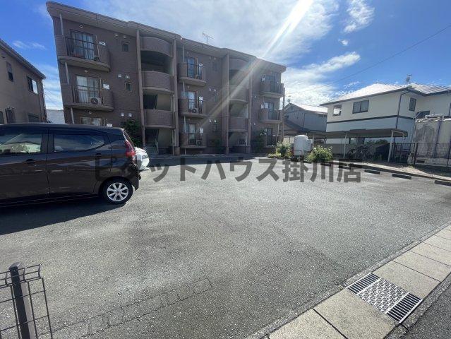袋井市神長アパート 駐車場