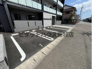 エール（302） 駐車場