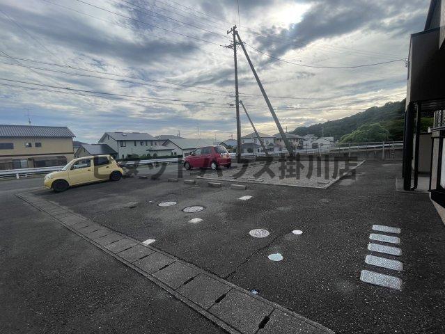 袋井市豊沢アパート 駐車場