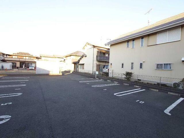焼津市三ケ名アパート 駐車場