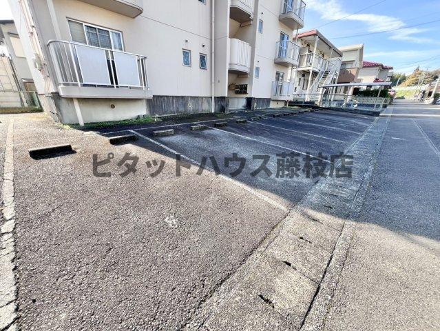 藤枝市音羽町マンション 駐車場
