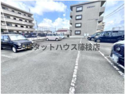 焼津市小柳津マンション 駐車場