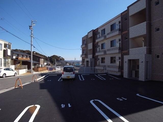磐田市新貝マンション 駐車場
