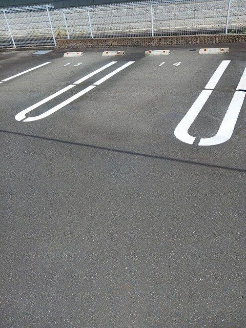 磐田市三ケ野アパート 駐車場