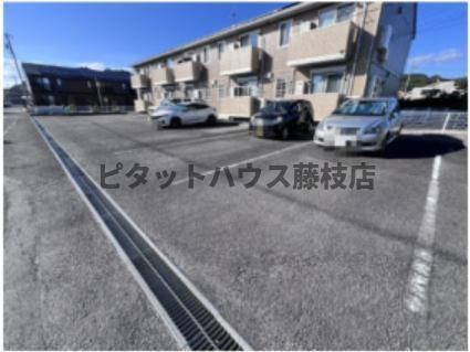 島田市岸町アパート 駐車場