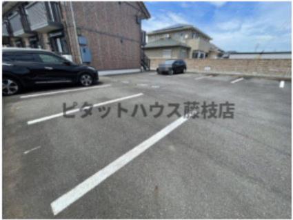 榛原郡吉田町片岡アパート 駐車場