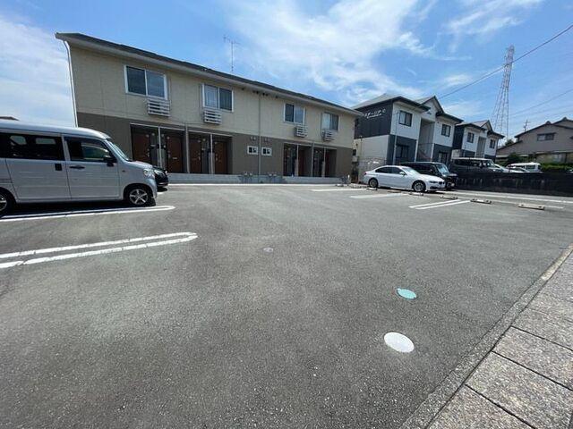 磐田市安久路アパート 駐車場