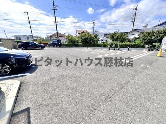 藤枝市高柳アパート 駐車場