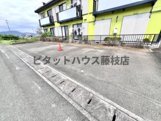 焼津市一色アパート 駐車場