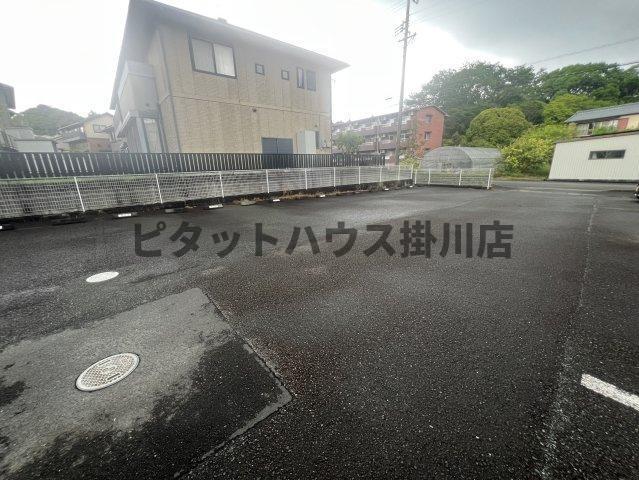 掛川市家代の里マンション 駐車場