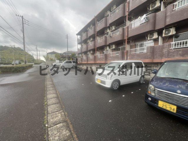 掛川市家代の里マンション 駐車場