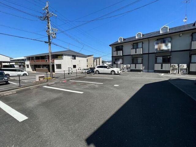 掛川市上張アパート 駐車場