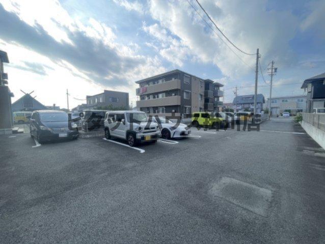 磐田市上大之郷アパート 駐車場