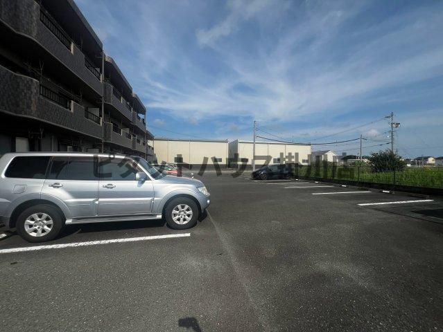袋井市浅羽マンション 駐車場