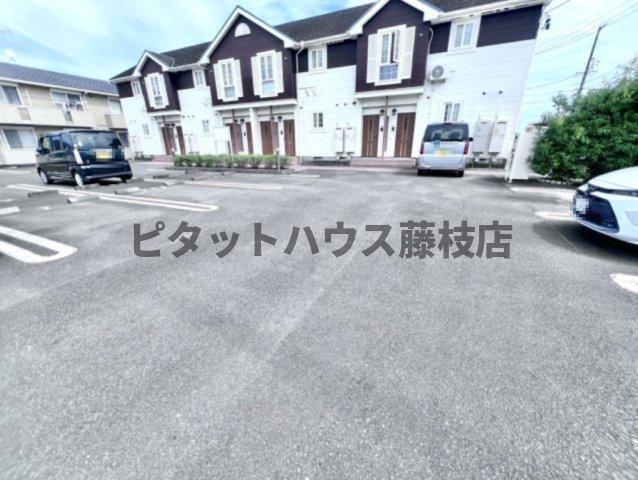 藤枝市水守アパート 駐車場
