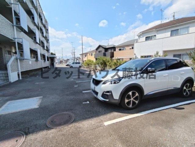 藤枝市田沼マンション 駐車場