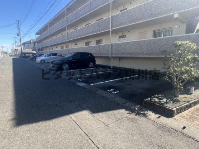 掛川市長谷マンション 駐車場