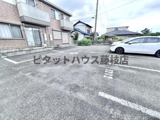 焼津市柳新屋アパート 駐車場