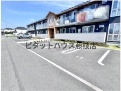 焼津市柳新屋アパート 駐車場
