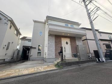 太陽光パネル大容量9kWで高い発電効率 。電気代削減に大きく貢献する省エネ邸宅。