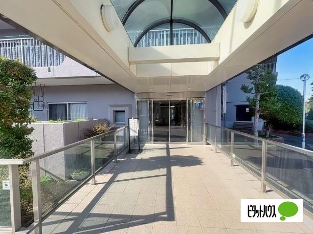 すっきりと整えられた共用部が、日々の暮らしに安心と清潔感をもたらします。